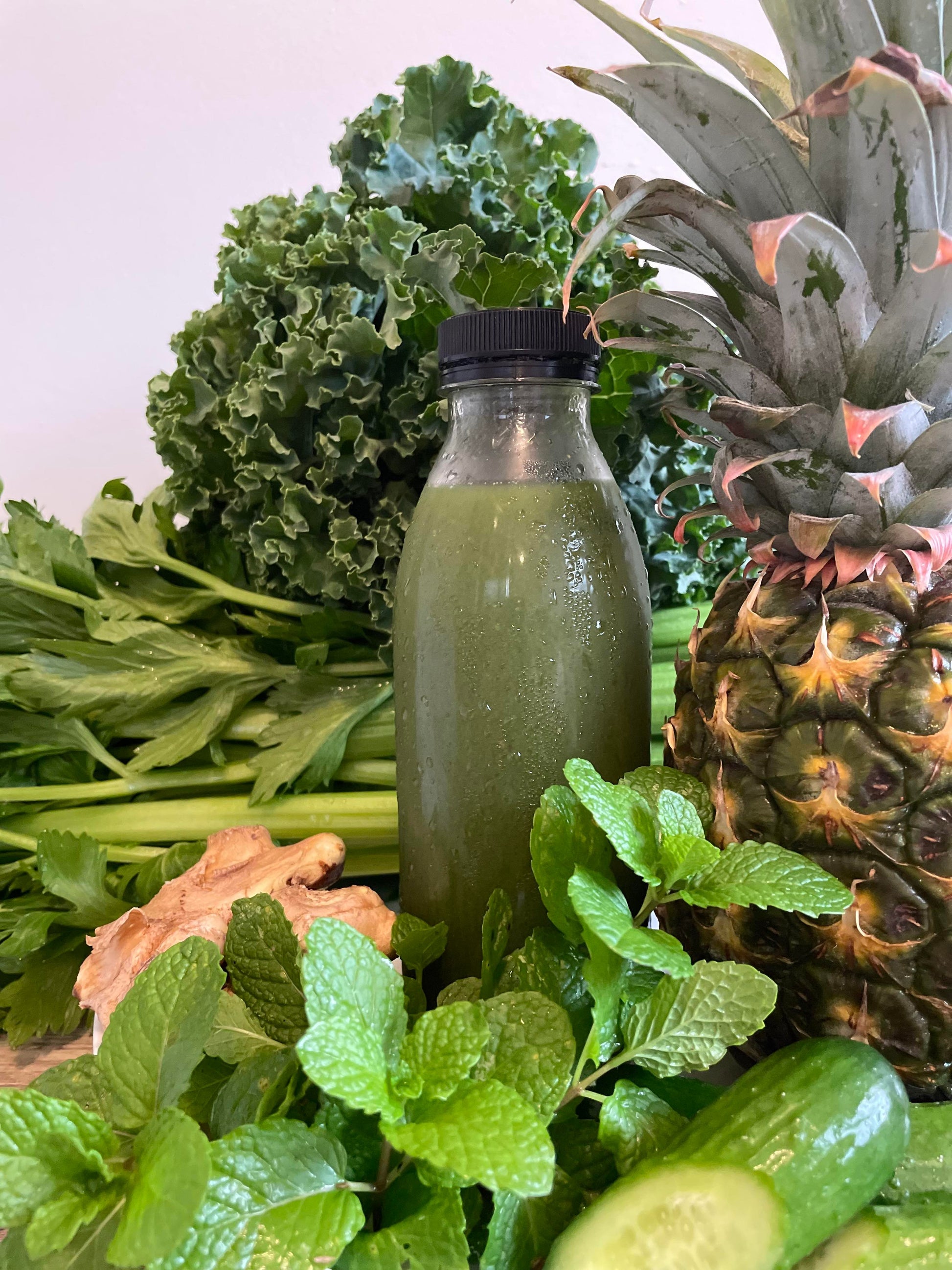 cold pressed juice cleanse celery cucumber pineapple ginger mint coconut water kale juice cleanse coastal berry central coast nsw