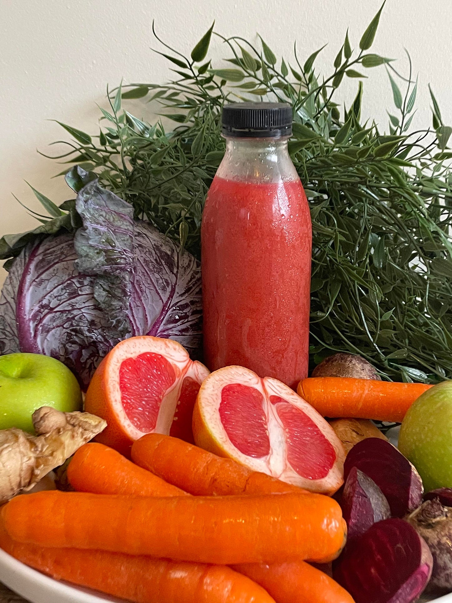 cold pressed juice cleanse pineapple grapefruit carrot ginger beetroot red cabbage apple juice cleanse coastal berry central coast nsw